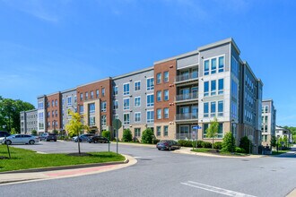 Crest of Alexandria in Alexandria, VA - Building Photo - Building Photo