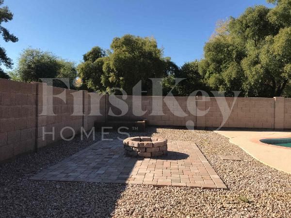 4924 S Hazelton Ln in Tempe, AZ - Foto de edificio - Building Photo