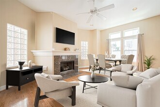 2121 Harold St in Houston, TX - Building Photo - Building Photo