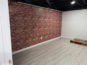 2352 Englewood Dr in East Point, GA - Building Photo - Building Photo