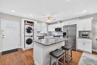 2254 Norwegian Dr, Unit 2 in Clearwater, FL - Building Photo - Building Photo