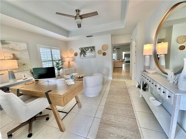 798 107th Ave N in Naples, FL - Foto de edificio - Building Photo
