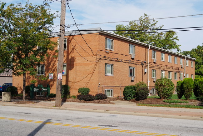 Madison Gardens Apartments in Lakewood, OH - Building Photo - Building Photo