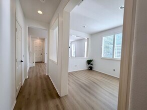 26967 Cape Cod Dr in Santa Clarita, CA - Building Photo - Building Photo