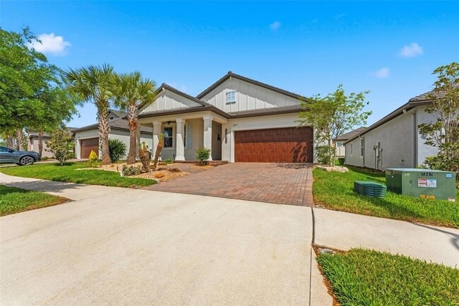 31493 Cannon Rush Dr in San Antonio, FL - Foto de edificio - Building Photo