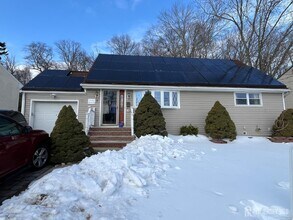 7 Sparta Ct in South Amboy, NJ - Building Photo - Building Photo