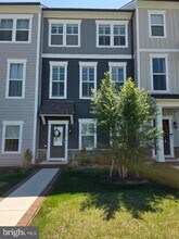 1717 Autumn Maple Leaf Dr in Dumfries, VA - Building Photo - Building Photo