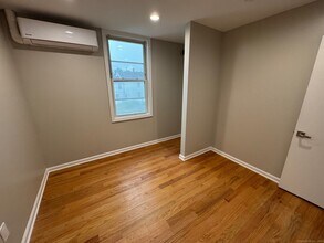165 School St in Bristol, CT - Building Photo - Building Photo
