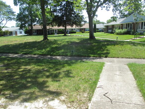 1236D Hamilton Ct in Lakewood, NJ - Building Photo - Building Photo