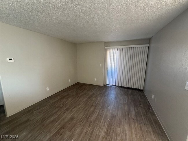 2989 Juniper Hills Blvd, Unit 103 in Las Vegas, NV - Building Photo - Building Photo