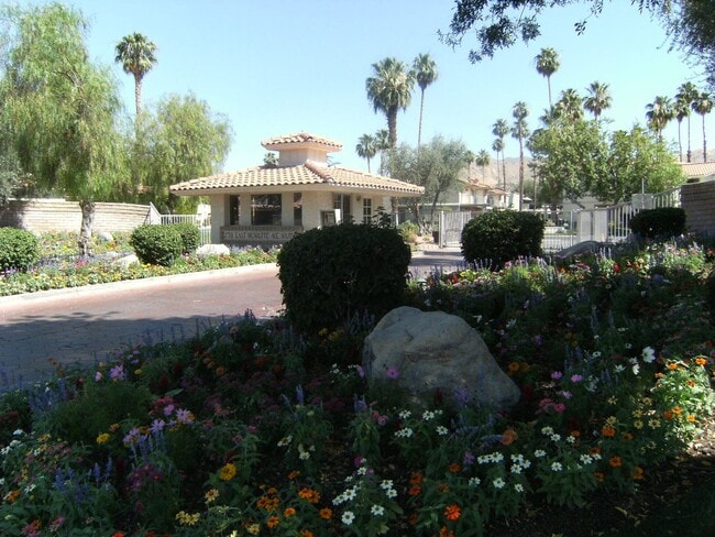 505 S Farrell Dr in Palm Springs, CA - Building Photo - Building Photo