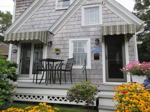 255 Pequot Ave in New London, CT - Building Photo - Building Photo