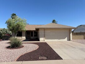 4536 E Cheyenne Dr in Phoenix, AZ - Building Photo