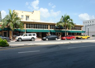 1568 Washington Ave in Miami Beach, FL - Building Photo - Building Photo