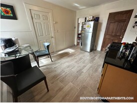 53 W Seventh St, Unit 2 in Boston, MA - Building Photo