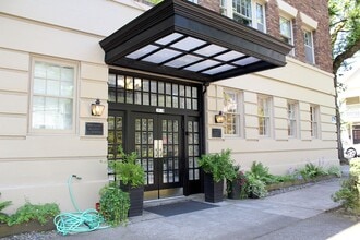 1928 SW Laurel St in Portland, OR - Building Photo - Building Photo