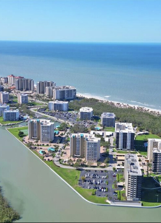 1 Bluebill Ave, Unit 604 in Naples, FL - Building Photo