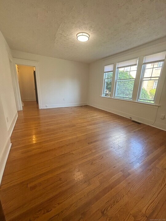 155 Elm St in West Haven, CT - Building Photo