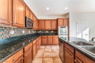 6640 April Bend Ct in North Las Vegas, NV - Building Photo - Building Photo