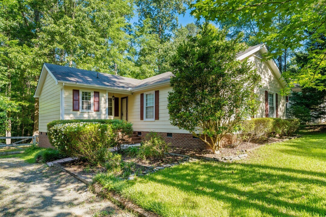 5004 Dresden Dr in Durham, NC - Building Photo