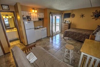 5516 Gulf Blvd in South Padre Island, TX - Foto de edificio - Building Photo