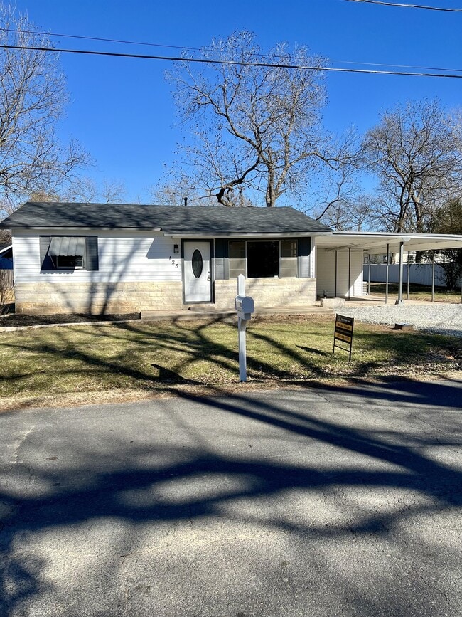 property at 125 Murdock Ave