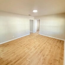 4004 SE 25th St in Del City, OK - Building Photo - Building Photo