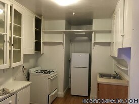 1638 Commonwealth Ave, Unit 10 in Boston, MA - Building Photo