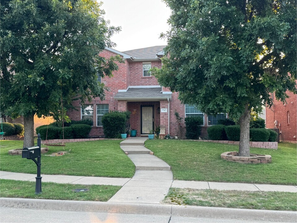 7767 Emilie Ln in Frisco, TX - Building Photo