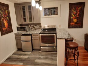 1360 E 450 S in Fruit Heights, UT - Foto de edificio - Building Photo