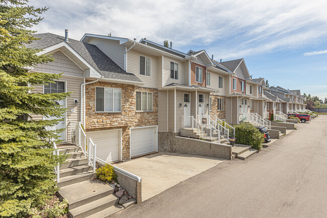 Bridgeport Manor Condominiums