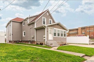 77 Highland Ave, Unit 2 in Tonawanda, NY - Building Photo