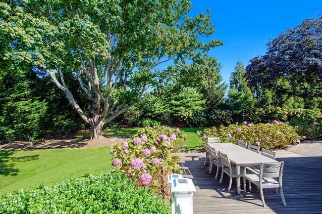 54 Halsey Rd in Remsenburg, NY - Building Photo - Building Photo