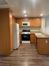 Towne Crest Apartments in Riverside, CA - Building Photo - Building Photo