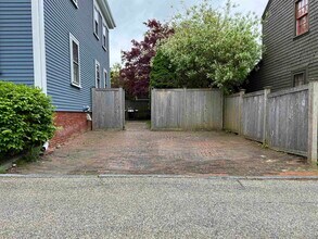 74 Gates St in Portsmouth, NH - Building Photo - Building Photo