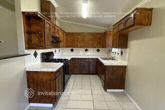 6628 Thomas Dr in North Highlands, CA - Foto de edificio - Building Photo
