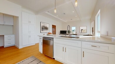 5133 1/2 W 21st St in Los Angeles, CA - Building Photo - Building Photo