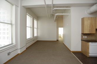 Grand Boulevard Lofts in Kansas City, MO - Building Photo - Interior Photo