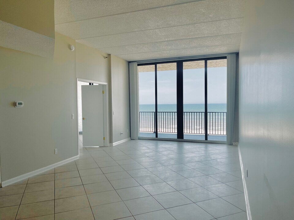 275 1st St S, Unit 702 in Jacksonville Beach, FL - Building Photo