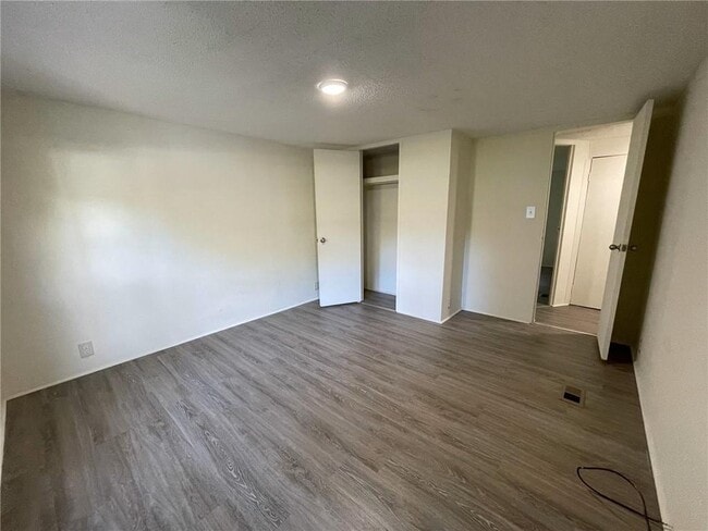111 Plott Dr in Brunswick, GA - Building Photo - Building Photo