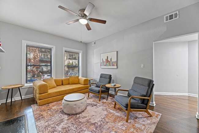 909 W Agatite Ave in Chicago, IL - Building Photo - Building Photo