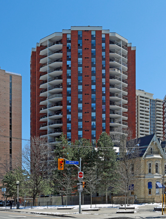 Celebrity Place in Toronto, ON - Building Photo