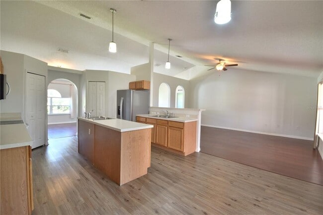 1006 Fox Trail Ave in Minneola, FL - Foto de edificio - Building Photo