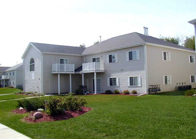 Hampton Crossing in Rockford, IL - Building Photo