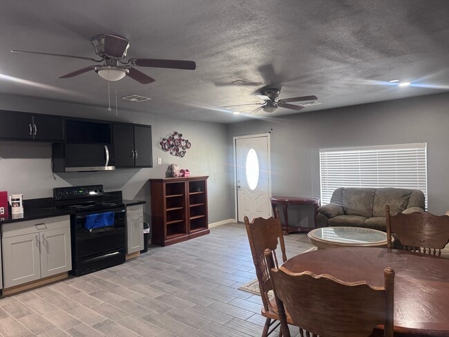 property at 2841 E Campbell Ave