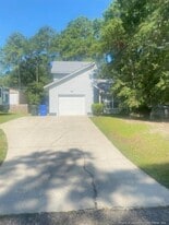 404 Bayberry Ct in Fayetteville, NC - Building Photo