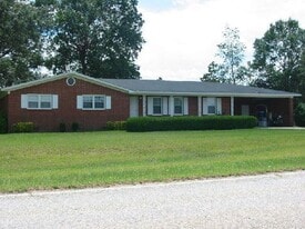 5159 Bethany Dr in Hahira, GA - Building Photo