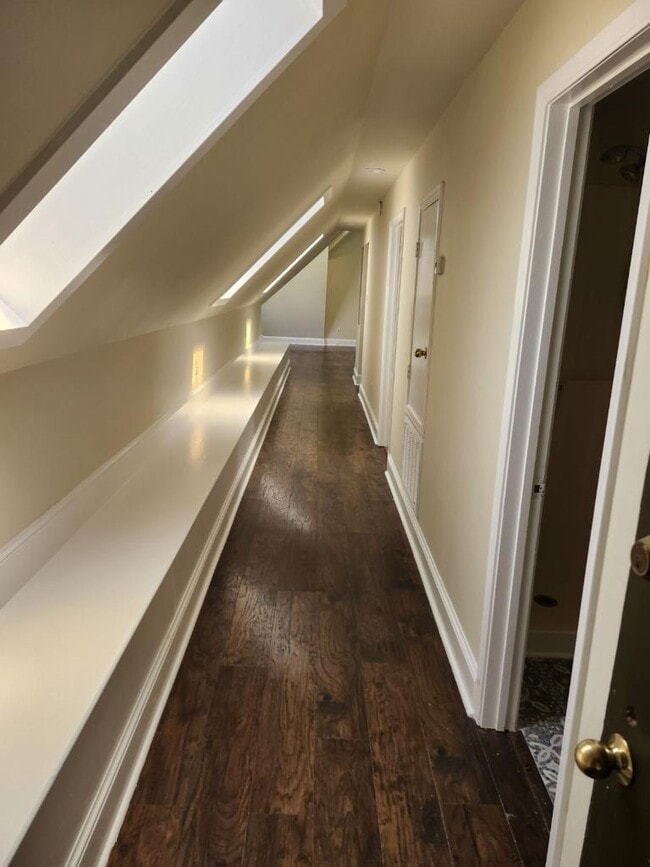 2415 Saint Charles Ave, Unit Apartment H in New Orleans, LA - Building Photo - Building Photo