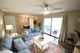 227 Sandpiper Bay, Unit 4E in Miramar Beach, FL - Building Photo - Building Photo