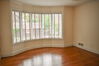 2920 SW Montgomery Dr in Portland, OR - Building Photo - Building Photo